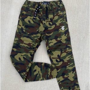 Rocawear camouflage pants